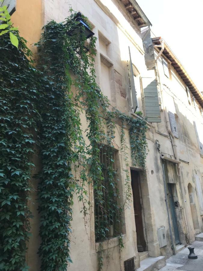 Studio de Charme à la Roquette Arles Exterior foto